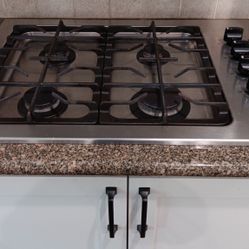 Se Vende Microondas Y Horno Y Estufa 