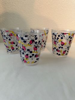 JUEGO DE 4 VASOS DE MICKEY