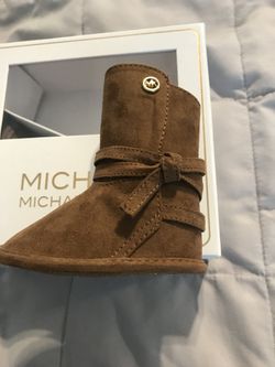 Michael kors Baby boots sz1 super cute and new