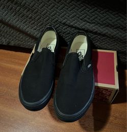 Black Vans Classic Slip On  BRAND NEW