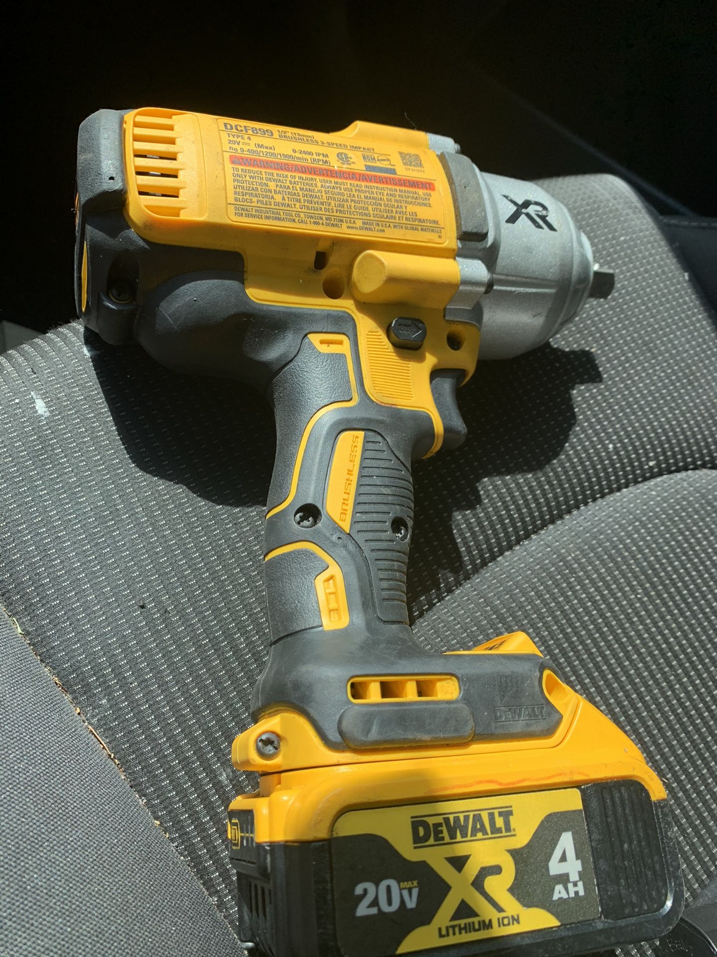 Dewalt Impact Drill With Charge 