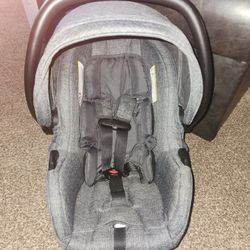 EvenFlo Omni Plus Carseat 