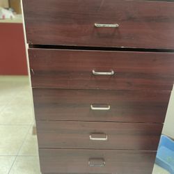 Great Dresser With 5 Drawers Like New