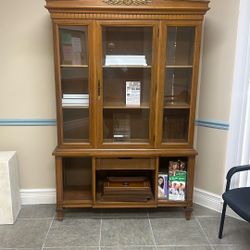 China Cabinet / Hutch 