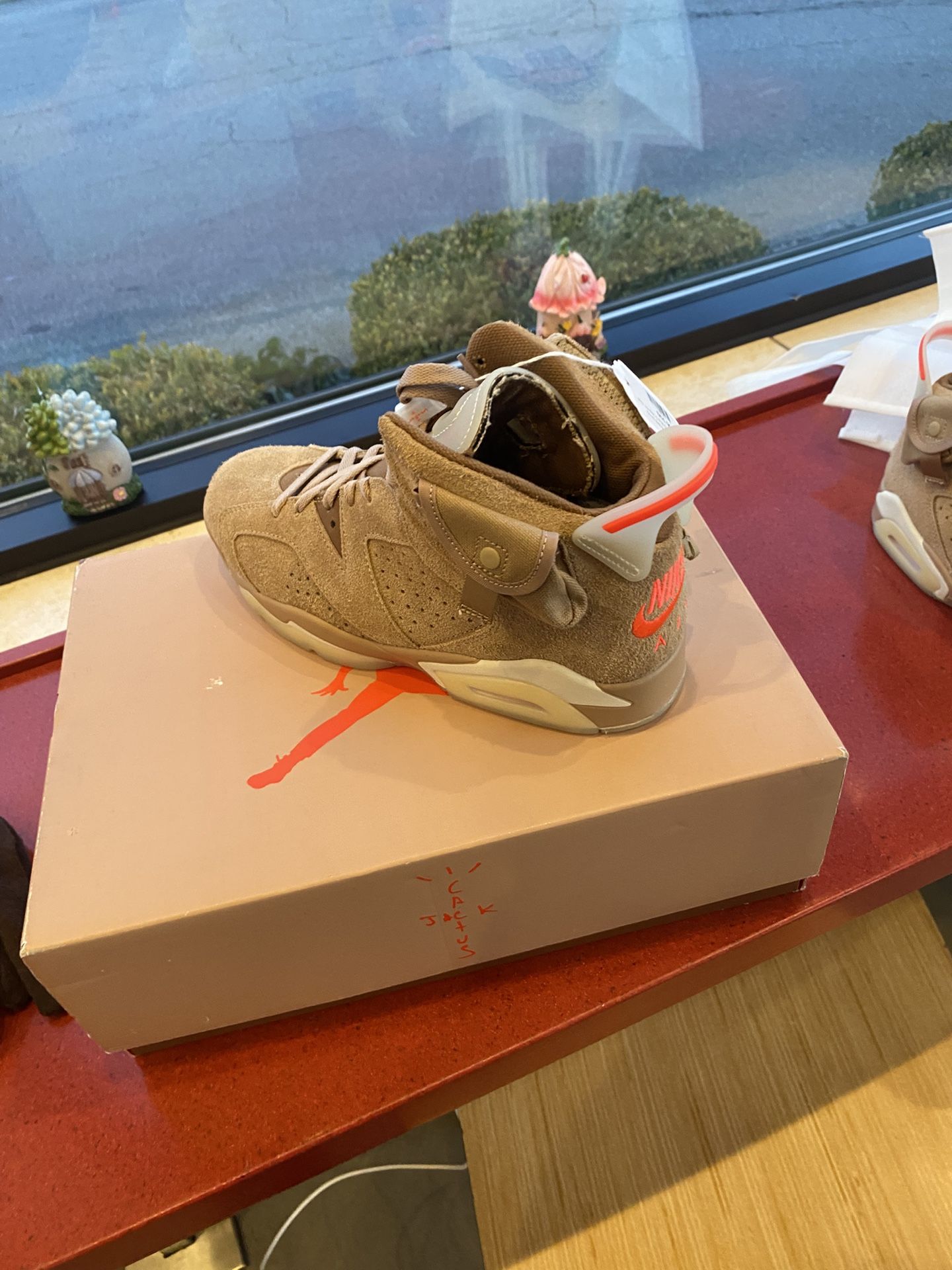 Jordan 6 Travis Scott