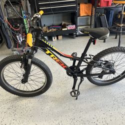 20” Trek pre-caliber Kids Mountain Bike