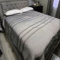 Full/queen Size Bed 