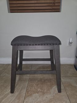 3 Bar Stools