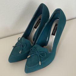 White House Black Market Suede Pumps – Size 7.5 (but more like 7)