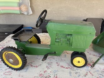 John Deere Child’s Tractor With Cart