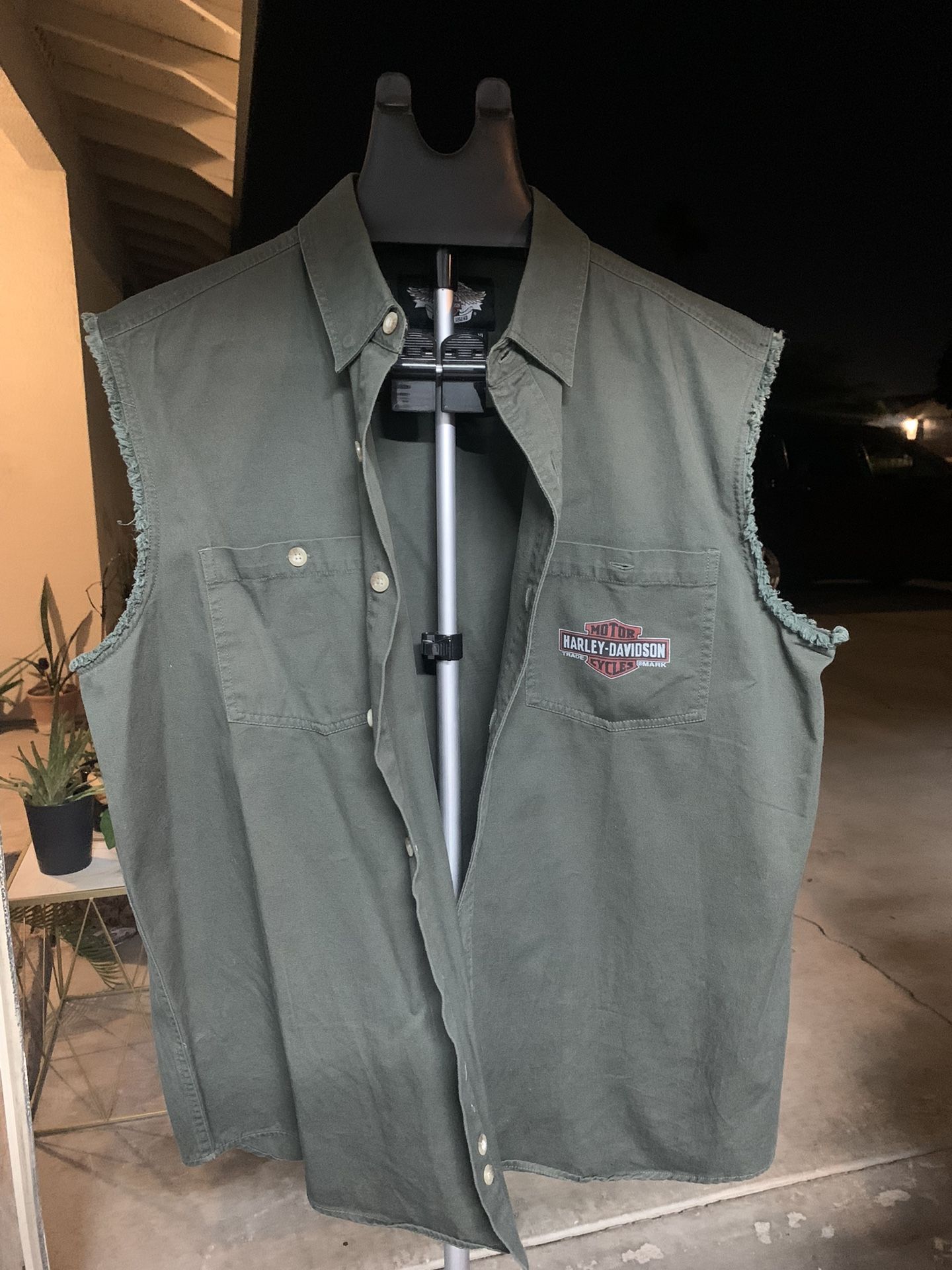 Fun Army Green Cut Off Top🥰💕