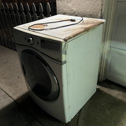 Washer & Dryer (Whirlpool Duet)