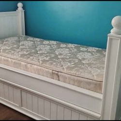 Twin Bed With Trundle