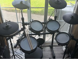 Aklot Electric Drum Set With Fender Amp