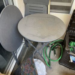 Metal Table And Chairs 2 