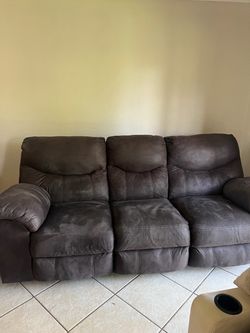 2 Recliner couch and reclining chair. Clean and In very good condition. Moving out of town and can’t bring them with me. Pick up is in Pembroke Pines.