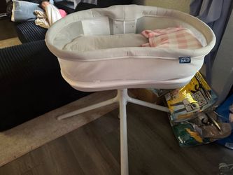 HALO Baby Bassinet with Stand