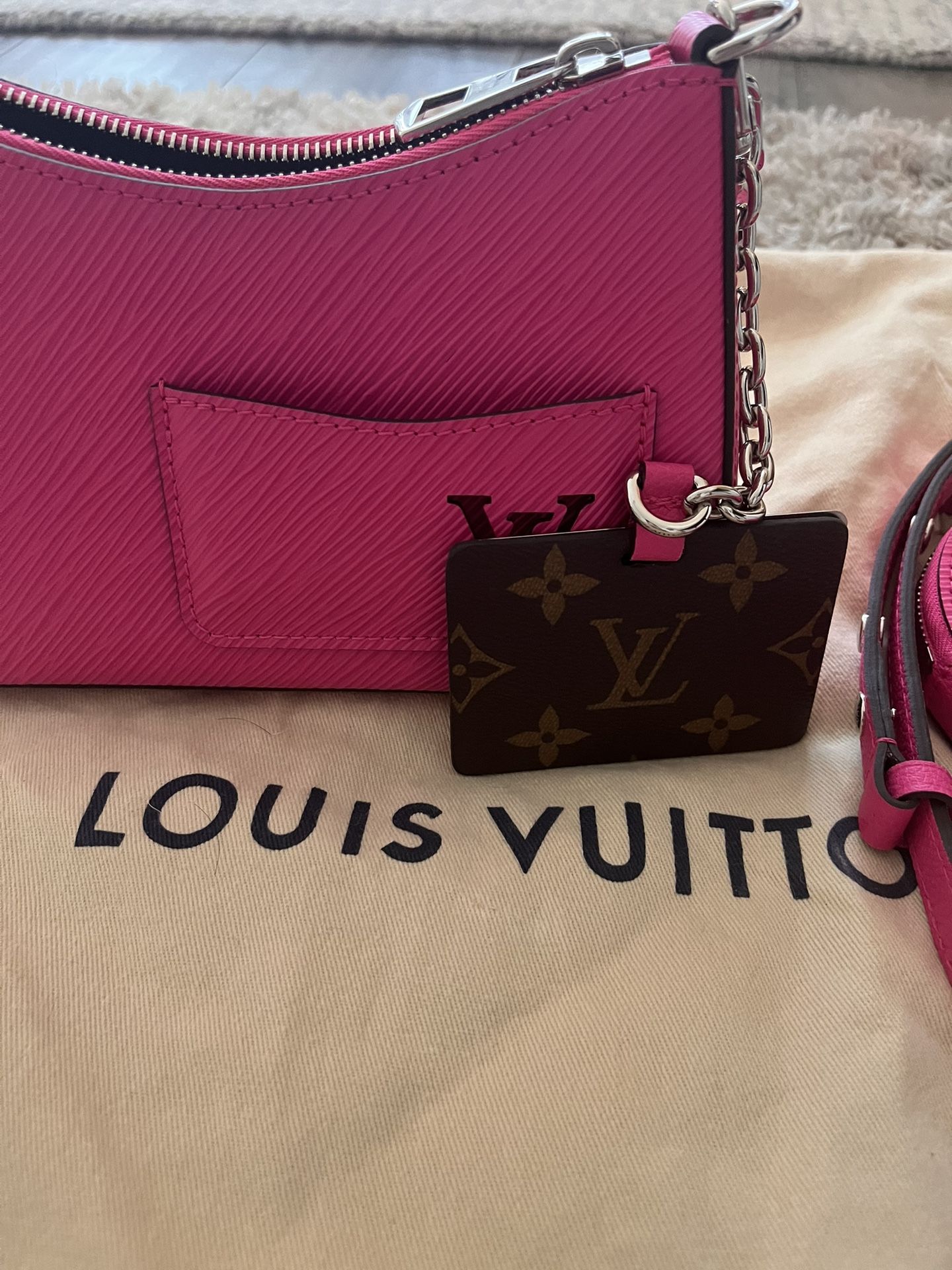 Louis Vuitton® Marellini Rose Miami. Size in 2023