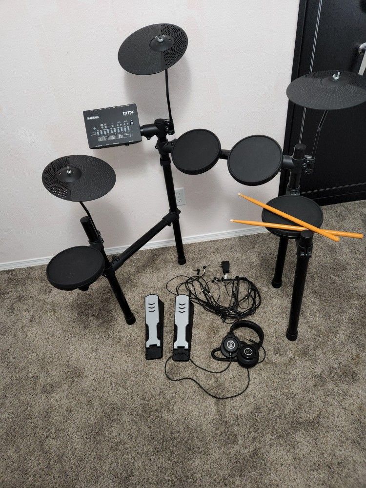 Yamaha DTX electric Drum Kit With Extras