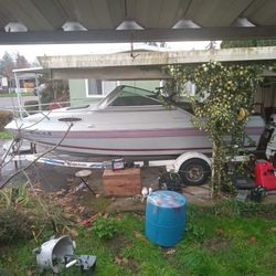 18-ft Sea Swirl Fishing/Ski Boat