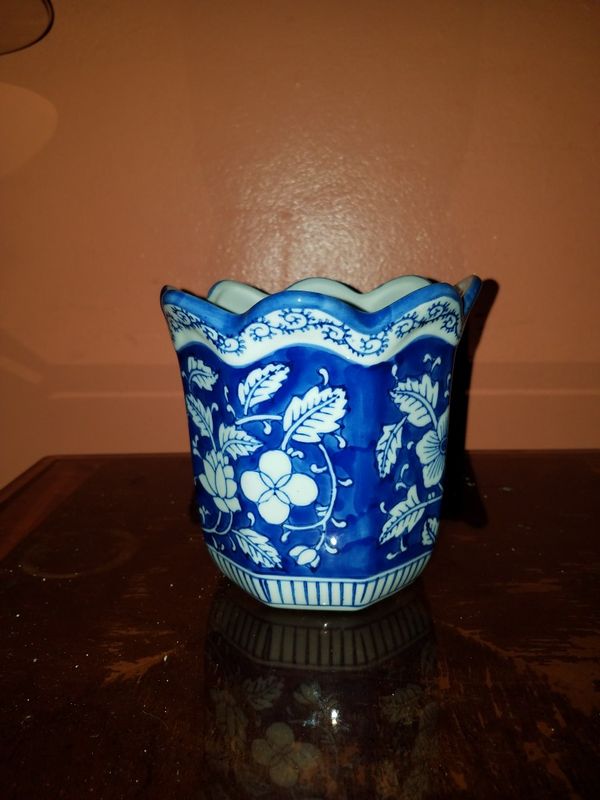 White And Blue Vase Home Garden In Miami Fl Offerup