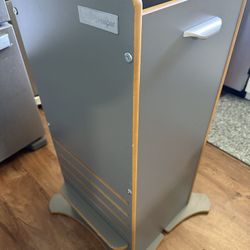 Little Helper Kids Helping Tower