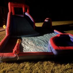 Inflatable waterpark