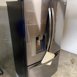 LG French Door Refrigerator (not Cooling)