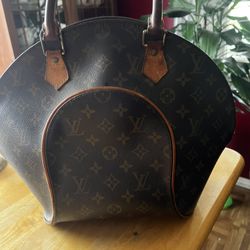 Louis Vuitton Monogram Ellipse GM