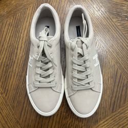 NEW Tommy Hilfiger women sneakers size 8