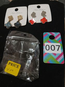 Beautiful  earrings   $4 each  gold and silver