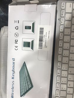 Wireless keyboard white
