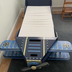 Free Airplane Toddler Bed
