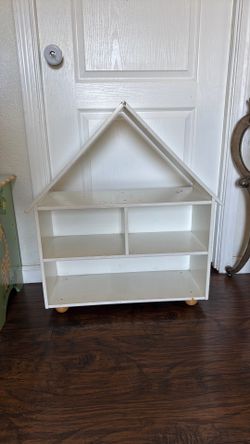 Dollhouse/bookshelf