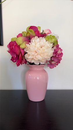 Vase with flowers 15’ tall