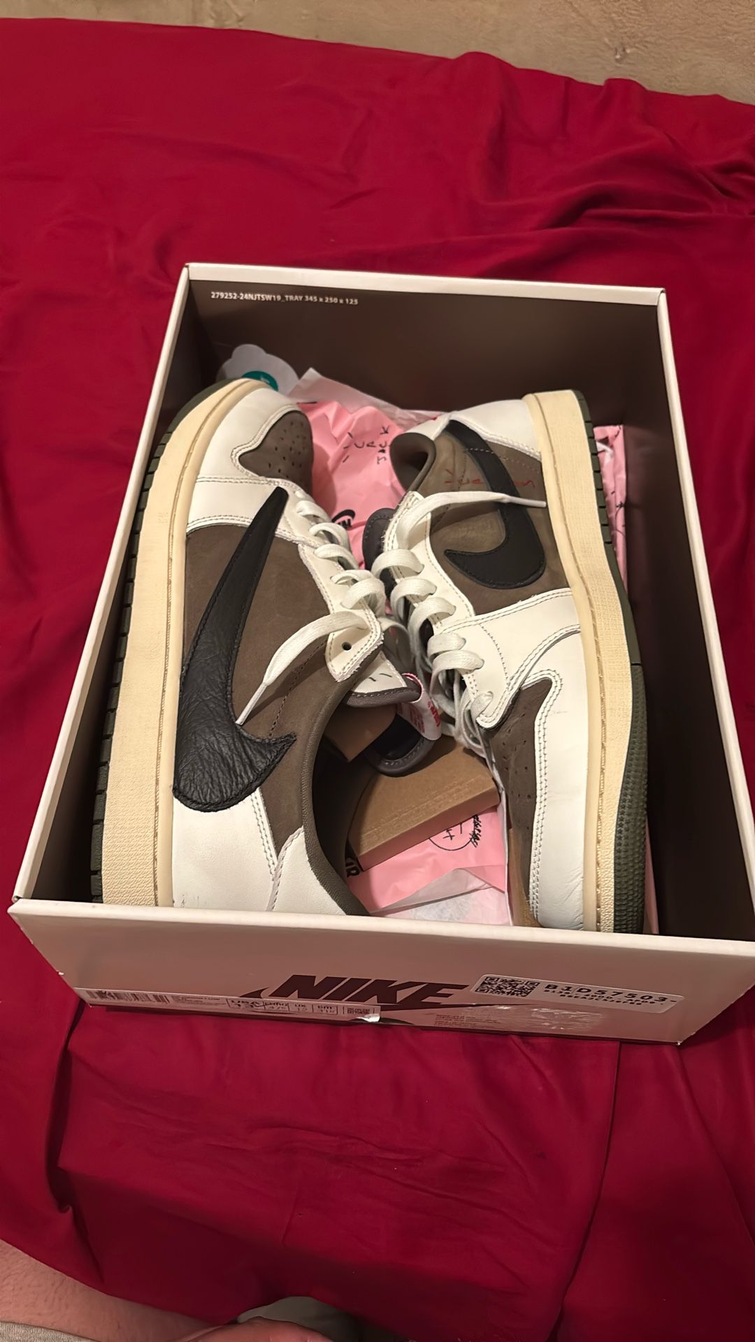 Jordan 1 Low Travis Medium Olive