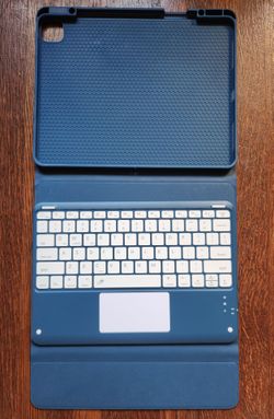 Case with keyboard for iPad 13" and Pro 12.9"