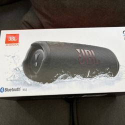 JBL Charge 5 Bluetooth Speaker 