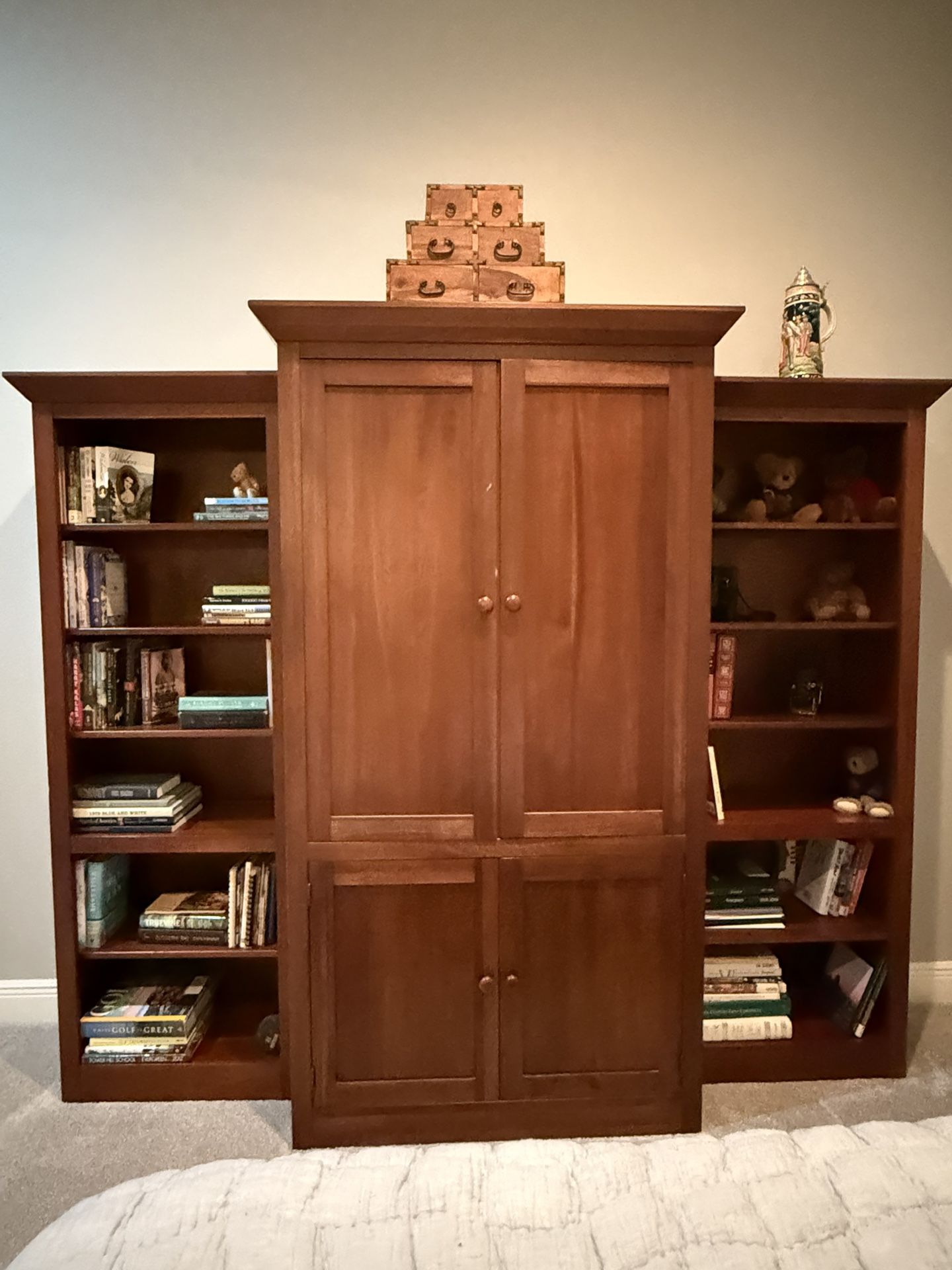 Ethan Allen Media Hutch with Bookshelves (2)