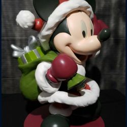 2006 Disney Shopping Santa Christmas Gift Garden Statue  15"x9"