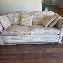 6 Foot Sofa With Matching Pillows
