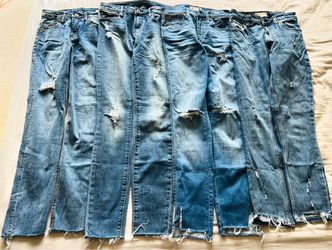 Women’s Jeans Lot – Assorted Styles, Sizes 25–27