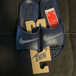 Nike Victori One Shower Slides (size 8)