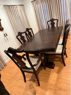 Like new beautiful wood table set