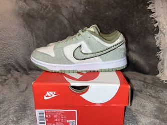 Nike Dunk Lows / Honeydew