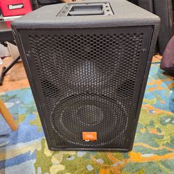 JBL MPro MP412