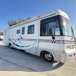 2000 Winnebago Brave 32’ 16K miles