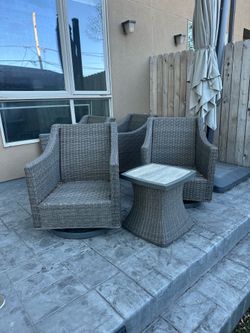 Outdoor furniture set - 4 chairs and 2 side tables