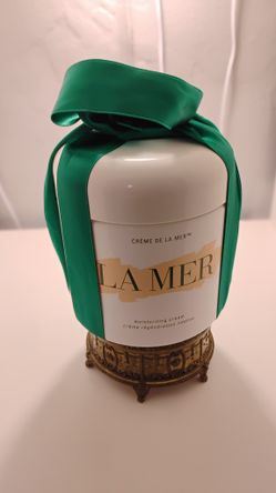 La Mer
La Mer Crème de la Mer Cream Moisturizer for Anti-Aging and Barrier Repair, 16.5 oz.