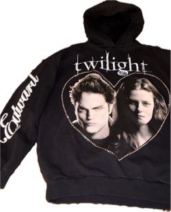 Twilight Edward & Bella Pull-Over Hoodie